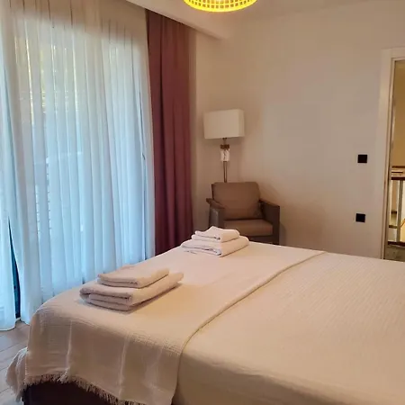 Ada Boheme Villa *